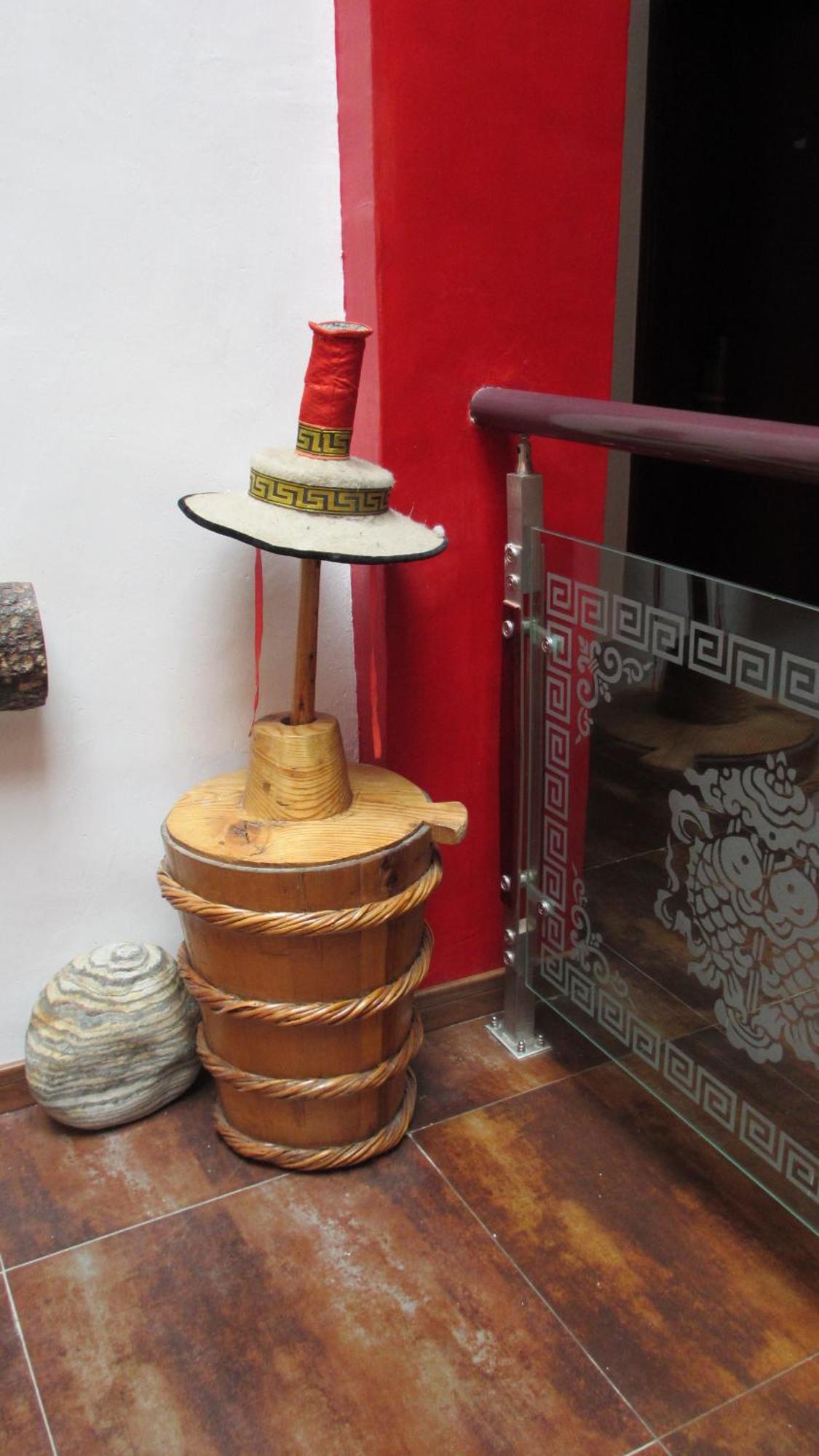 Nirvana Hotel, Restaurant & Bar Xiahe Exterior foto